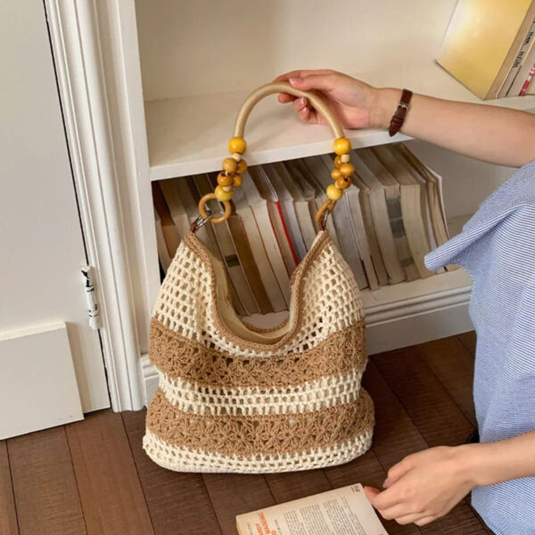 f27bd191-e14a-4ee9-818d-91257dd91d14-Max-Origin.jpg Crochet Knit Shoulder Bag